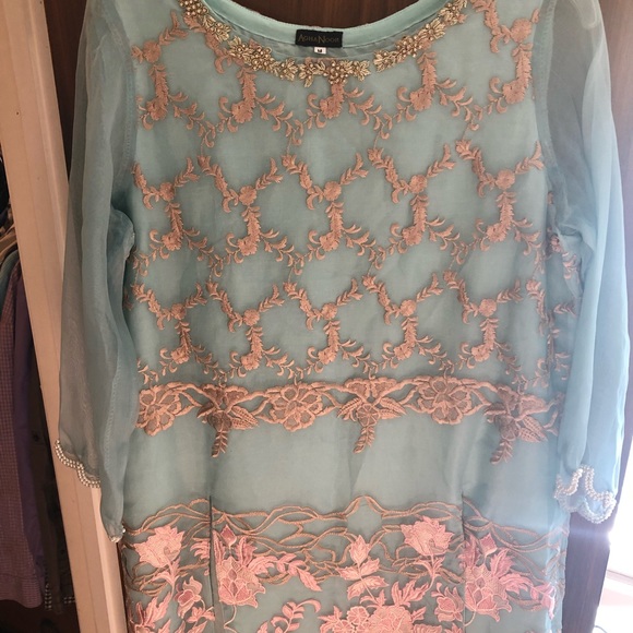 Agha Noor Pearl Embroidered Kurta w/ Lining - Picture 15 of 17